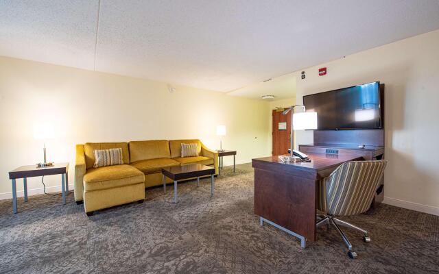 Hampton Inn & Suites Rockville Centre