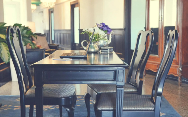 The Culver Hotel