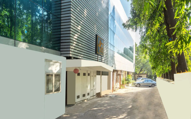 OYO 6832 Hotel 7 CEPL