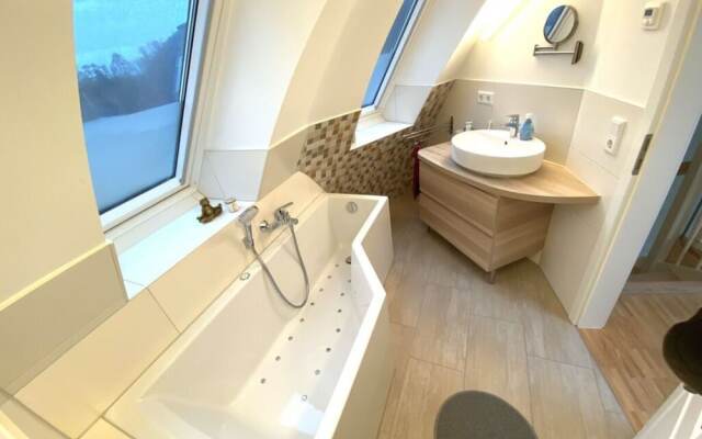 Tamika Ball House at Lake Tollense