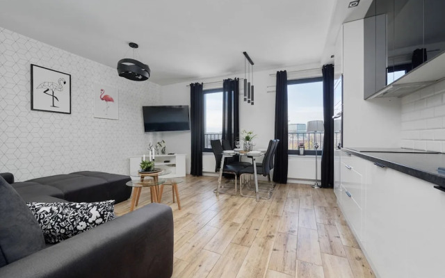 Stylish & Spacious Apartment by Renters