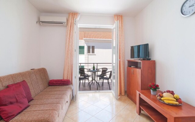 Nice Apartment in Supetar With 1 Bedrooms and Wifi