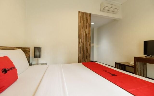 Reddoorz Plus @ Gunung Sahari 2