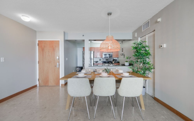 Direct Ocean views 3BR Condo at Brickell