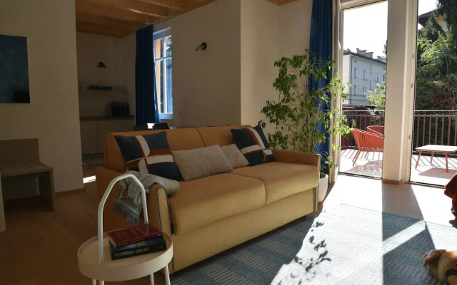 Nine Rooms Apartment