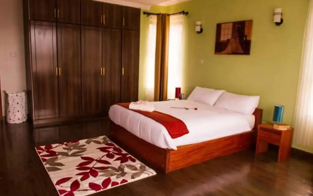 Huku Qwetu C5 City Breeze Apartment