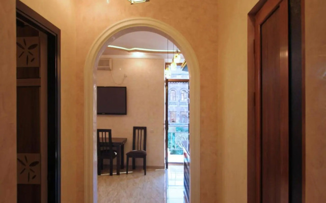 Amiryan street 1 bedroom Deluxe apartment With Balcony AM104