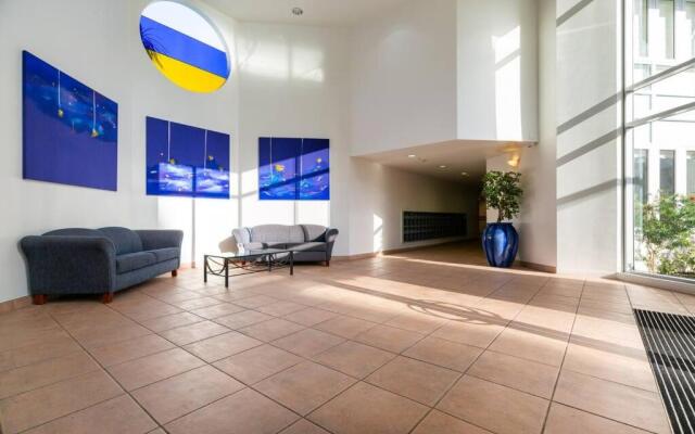 Stunning Three Bedroom Home Near Sky Tower
