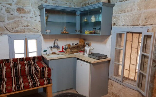Nzar Khoury For Hosting Guest House