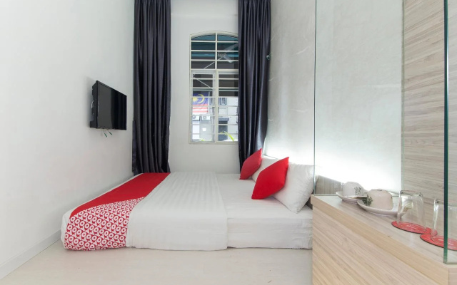 OYO 127 The Reeds Hotel