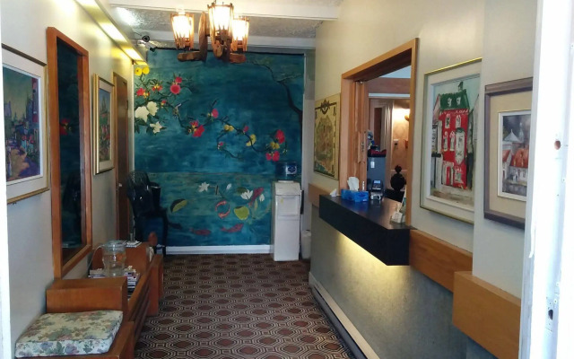 Au Petit Hôtel