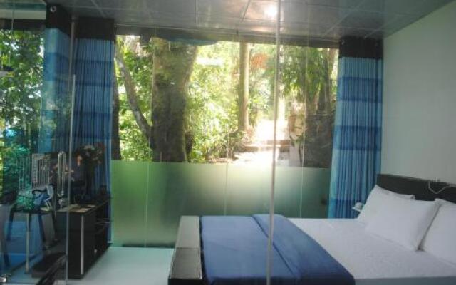 Glass Rooms Accommodations Adams peak