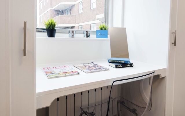 The Sherborne Cromwell Court IX - US11