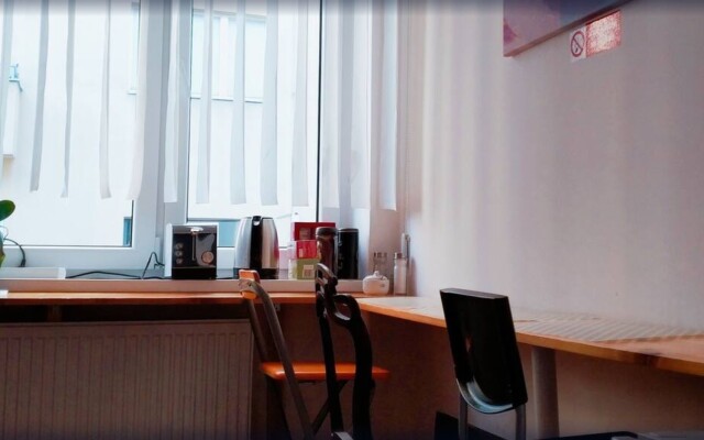 Hostel Advantage