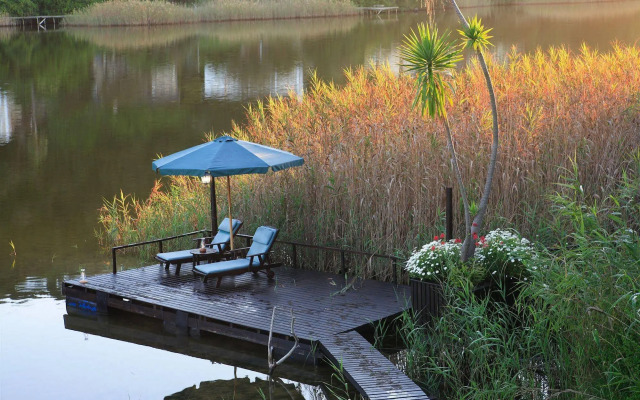 Moontide Guest Lodge