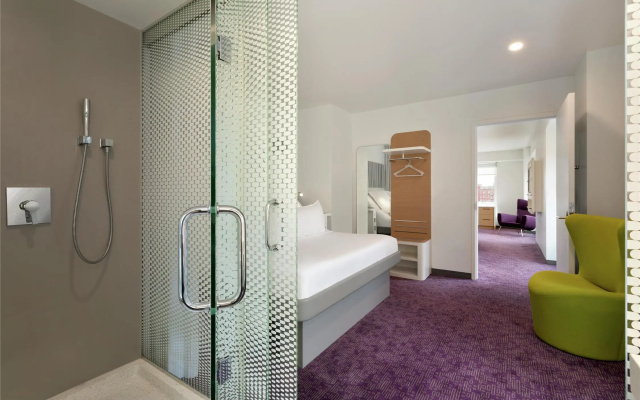 YOTEL Boston - Image 4