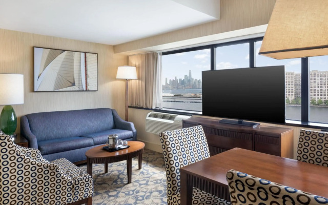 Sheraton Lincoln Harbor Hotel