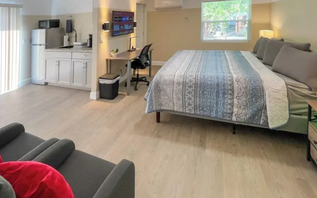 TriLuxe Inn & Studios