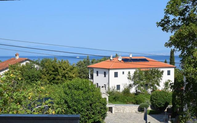 Apartment Buza