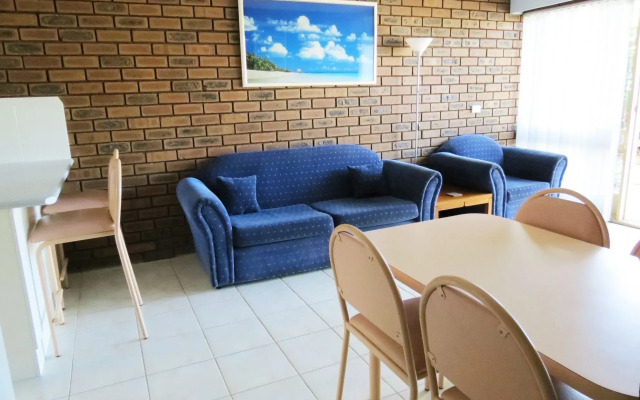 Chapman Court Holiday Units