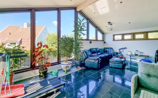Nice Home in Västra Frölunda With Wifi and 3 Bedrooms