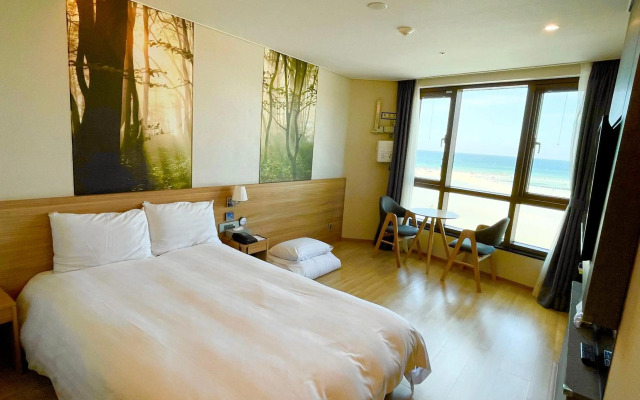 Utop Ubless Hotel Jeju Hamdeok