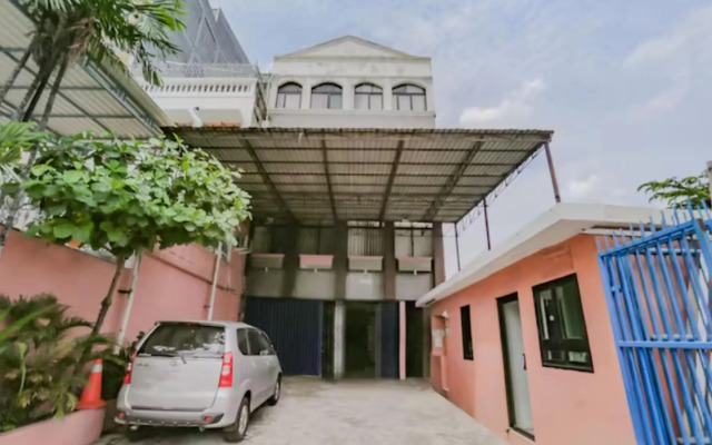 Wisma Basco Syariah by OYO Rooms