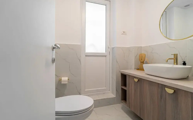 Loggia Luxe 5BR Living in Universitatii Area