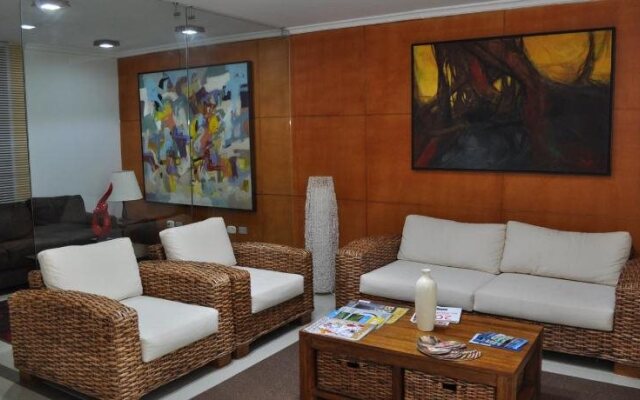 POMPATAO Apartamentos y Suites