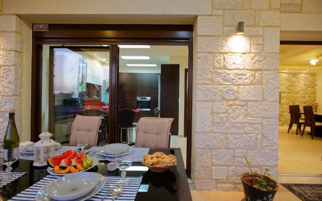Beatiful Villa in Gouves, Sea Views, Crete