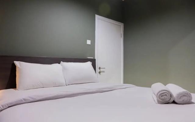 1BR Fully Furnished Apartment at Green Pramuka