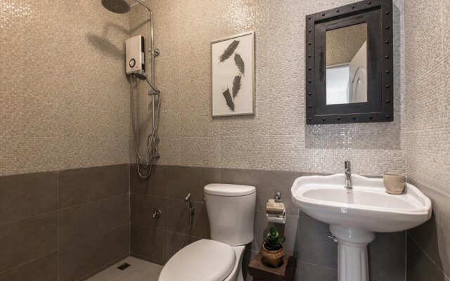 Moon 11 Boutique Home