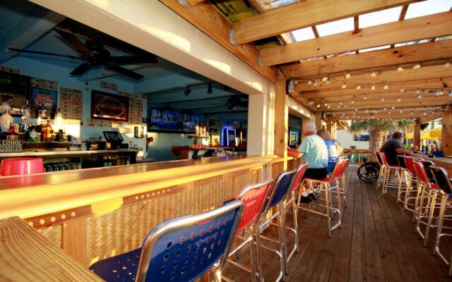 Seaside Inn & Suites