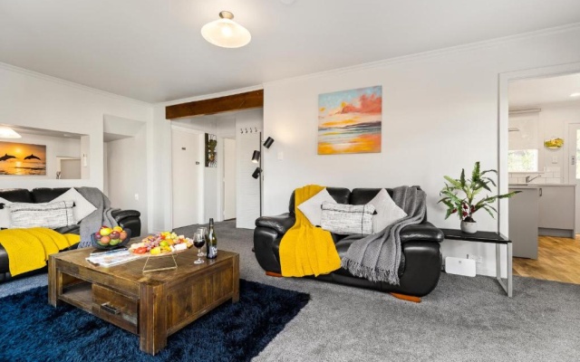 Central Cozy 3 Bedroom Home Free Wifi & Parking Flat Walk – Guest Rooms – Queenstown