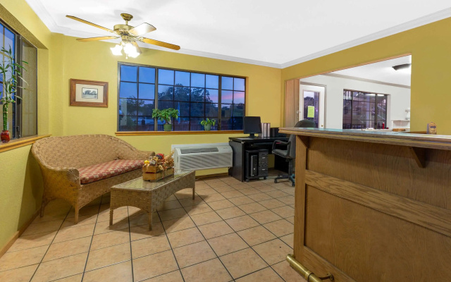 Travelodge by Wyndham Angels Camp CA