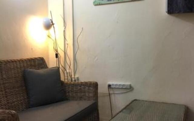 Low-Cost Guesthouse - By The Beach!