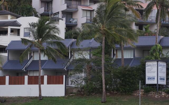 Airlie Seaview Apartments