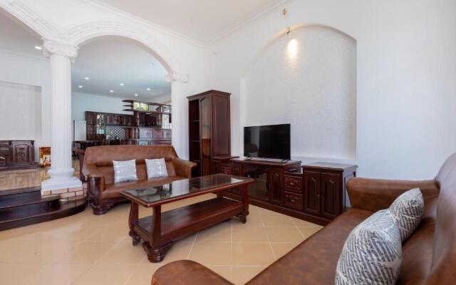 Ruby Villa F1