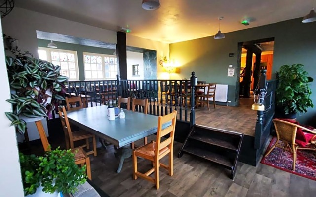 Comrie Croft Eco Hostel  Camping