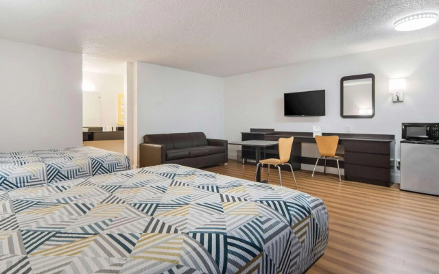 Motel 6 Addison, TX - Dallas