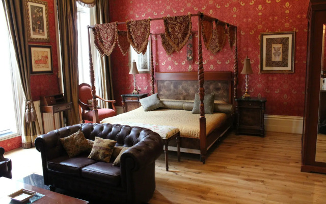 Opulence Boutique Hotel