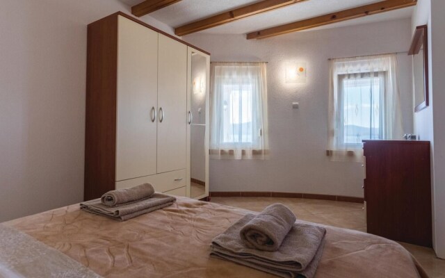 Beautiful Home in Komarna With Wifi and 2 Bedrooms