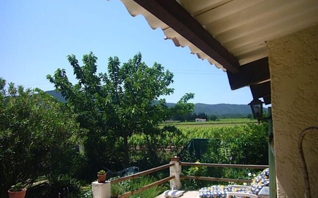 House With 2 Bedrooms in Gonfaron, With Wonderful Mountain View, Pool
