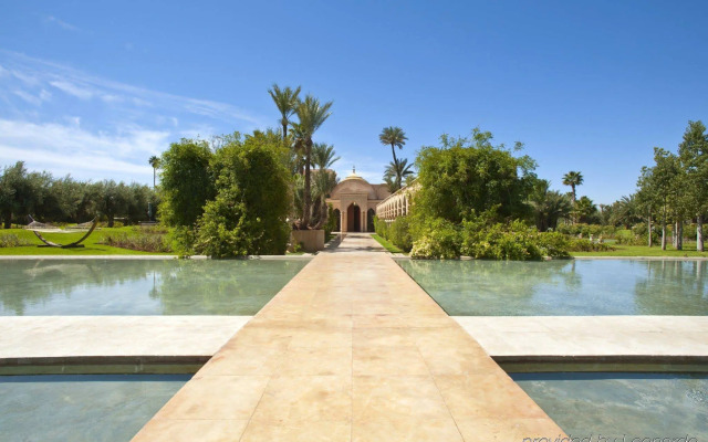 Palais Namaskar