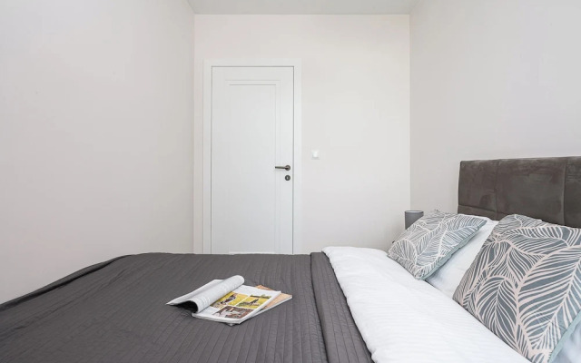 Lumina spacious apartment with parking