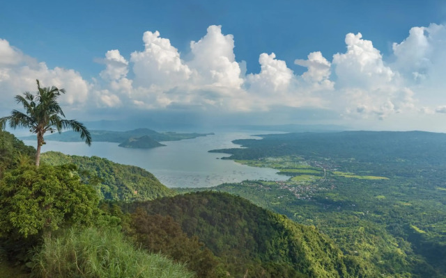 Taal Vista Hotel