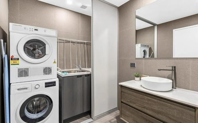 Astra Apartments Wollongong Kembla St. — 4-star hotel in Wollongong