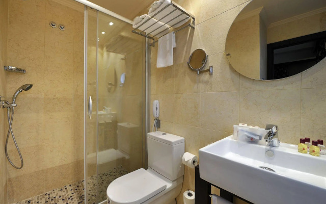Salles Hotel Aeroport de Girona