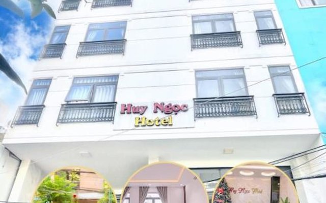 OYO 1180 Huy Ngoc Hotel