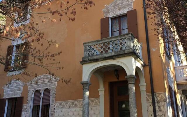 Villa Lucia Laglio with private lake access